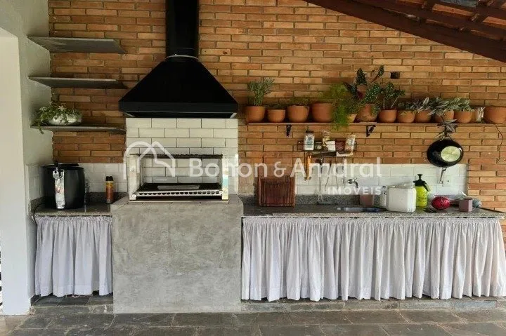 Imagem Casa de Condomínio com 500 m² e 4 quartos