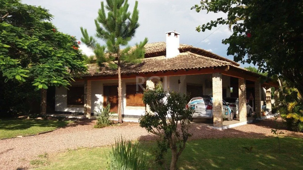 Casa para Venda - 220m², 2 dormitórios, sendo 1 suites, 4 vagas - Belém Novo