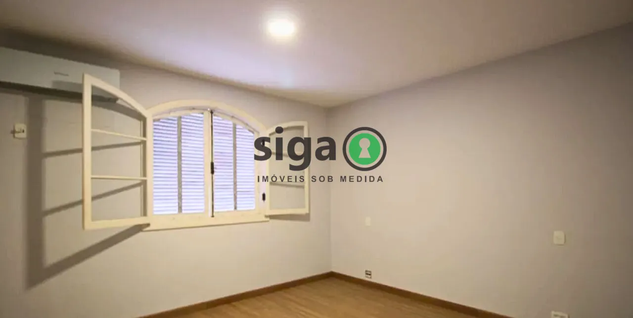 Imagem Casa de condomínio à venda com 265m², 3 quartos e 4 vagas no Panamby