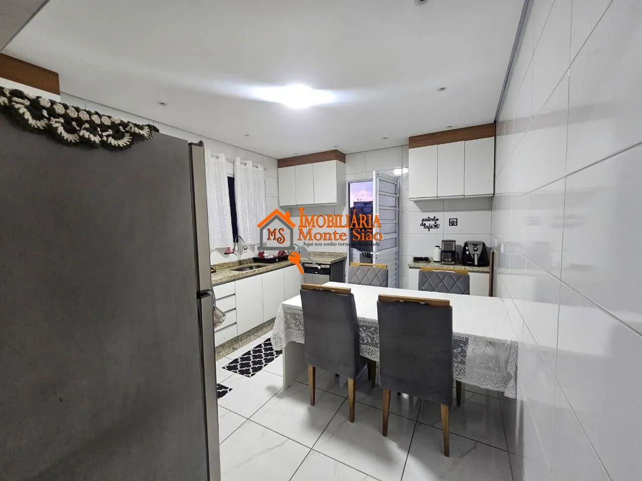 Imagem Sobrado com 2 dormitórios à venda, 100 m² por R$ 390.000,00 - O Pequeno Coração - Itaquaquecetuba/SP