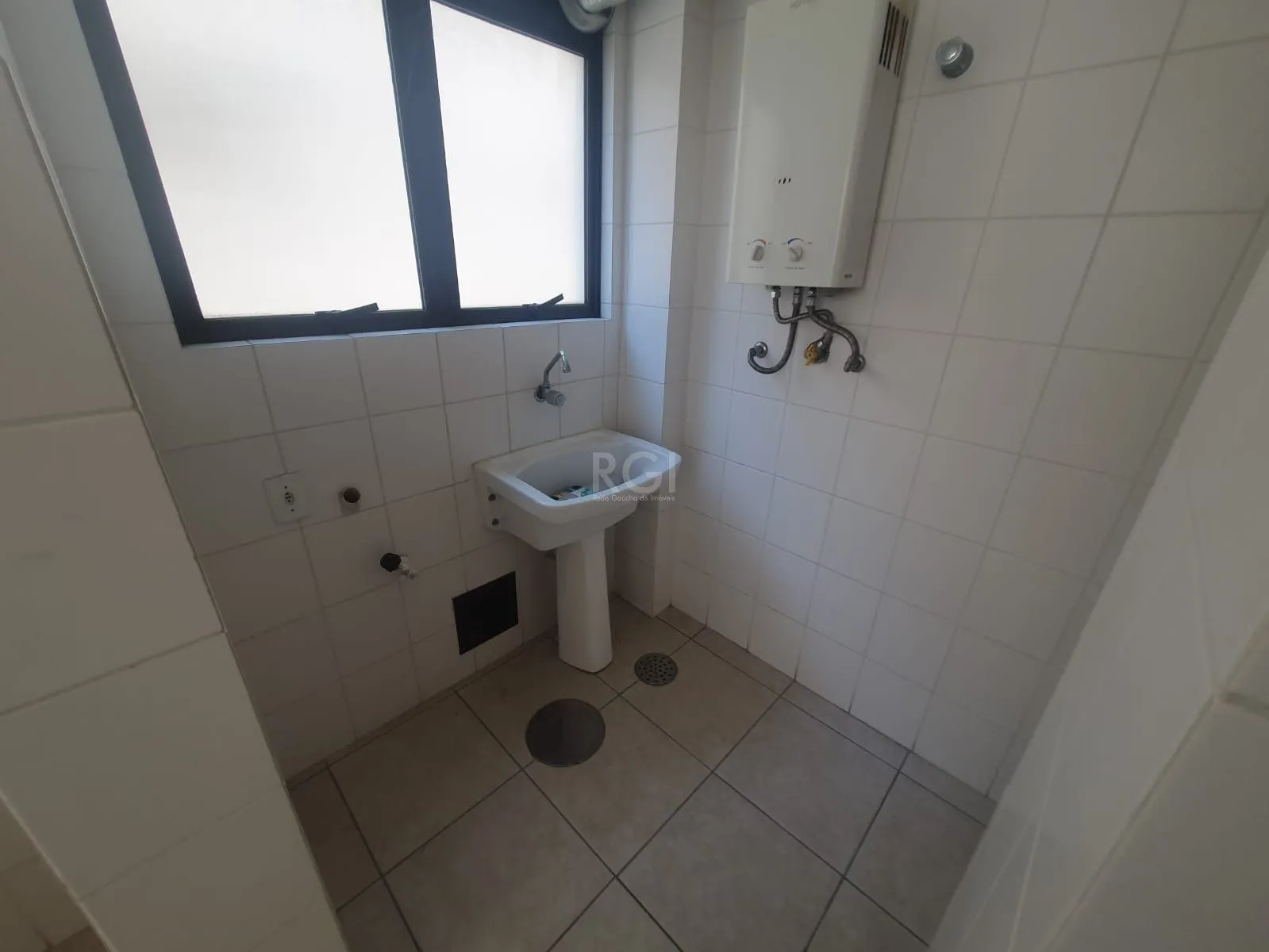 Imagem Apartamento para Venda - 90m², 2 dormitórios, 1 vaga - Mont Serrat