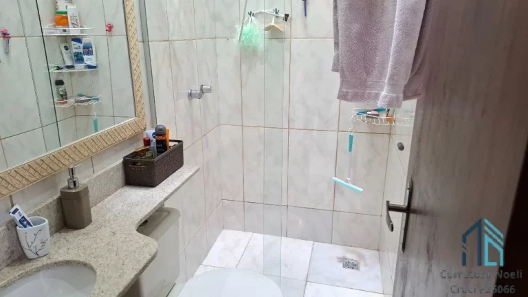 Imagem Sobrado 04 c/suíte, ótimo espaço nos fundos e frente, no Santa Cândida/Boa Vista em Curitiba PR