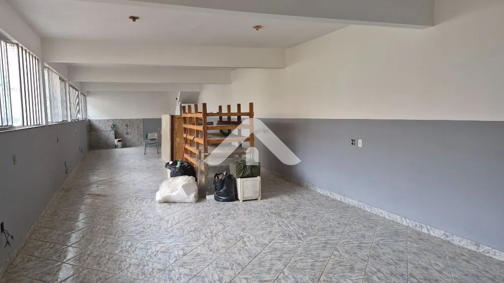 Imagem Galpão no Campinho com 200 m2, próximo a Delegacia