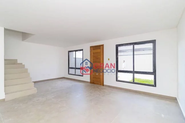 Imagem Sobrado com 3 dormitórios à venda no Xaxim - Curitiba/PR