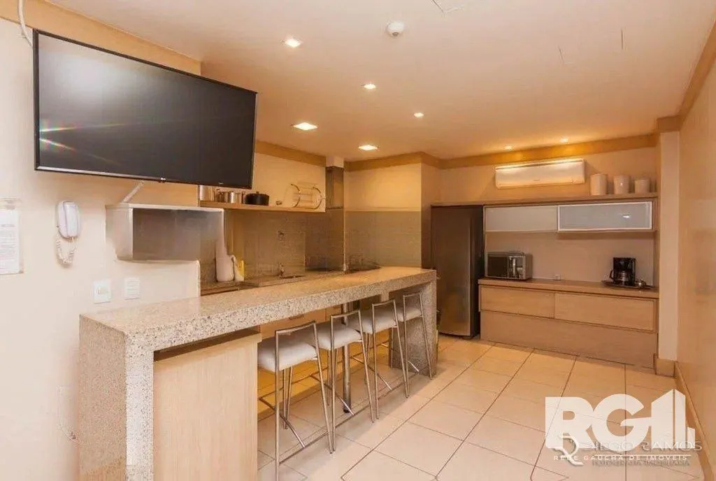 Imagem Apartamento à venda com 2 dormitórios transformado em 1 (facilmente reversível), suíte, com 69,04m², 2 vagas de garagem.