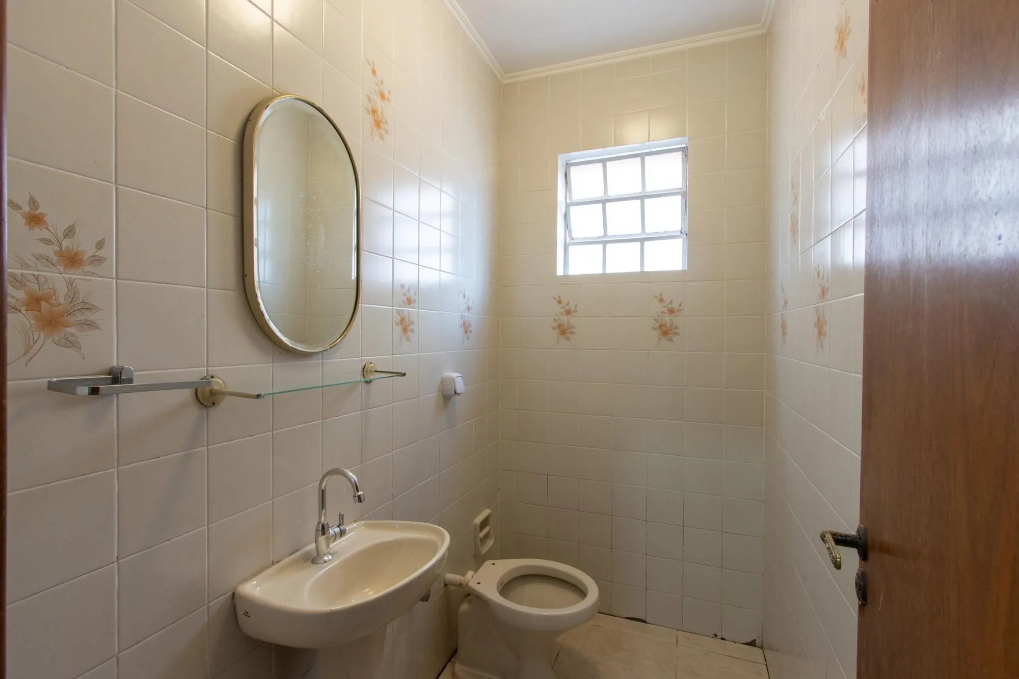 Imagem Casa para Venda - 253.35m², 3 dormitórios, sendo 1 suites, 4 vagas - Serraria