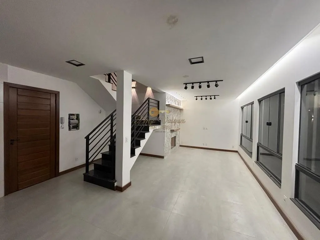 Imagem Casa em Condomínio para Venda em Teresópolis / RJ no bairro Alto