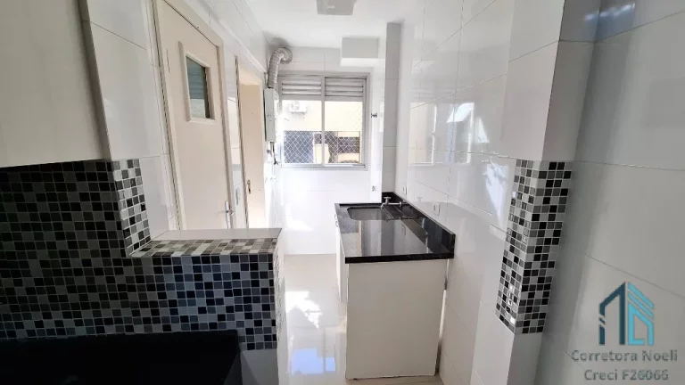 Imagem Apartamento 03 quartos c/suíte com sacada, vaga, no Água Verde em Curitiba PR