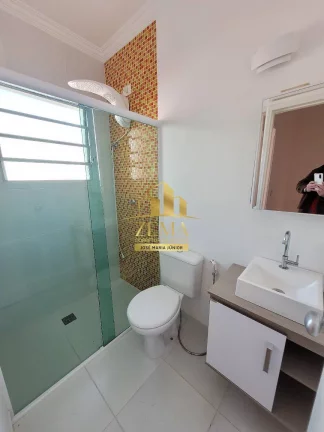 Imagem Sobrado condomínio, 03 qt (suite), 02 vgs, lavabo, churrasqueira, Ar Condic