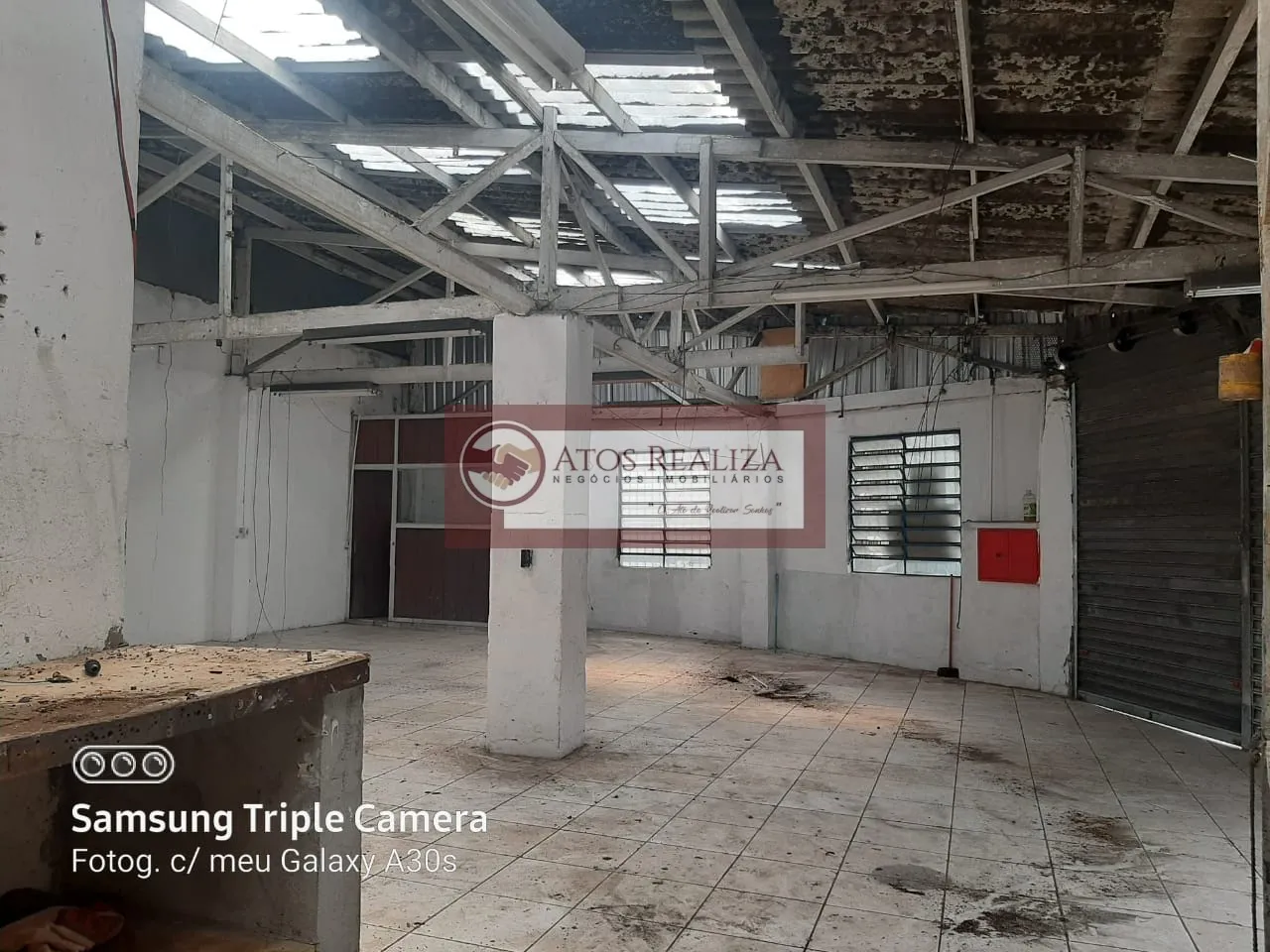 Imagem Aluga-se Galpão de Esquina em Jardim Cliper - São Paulo