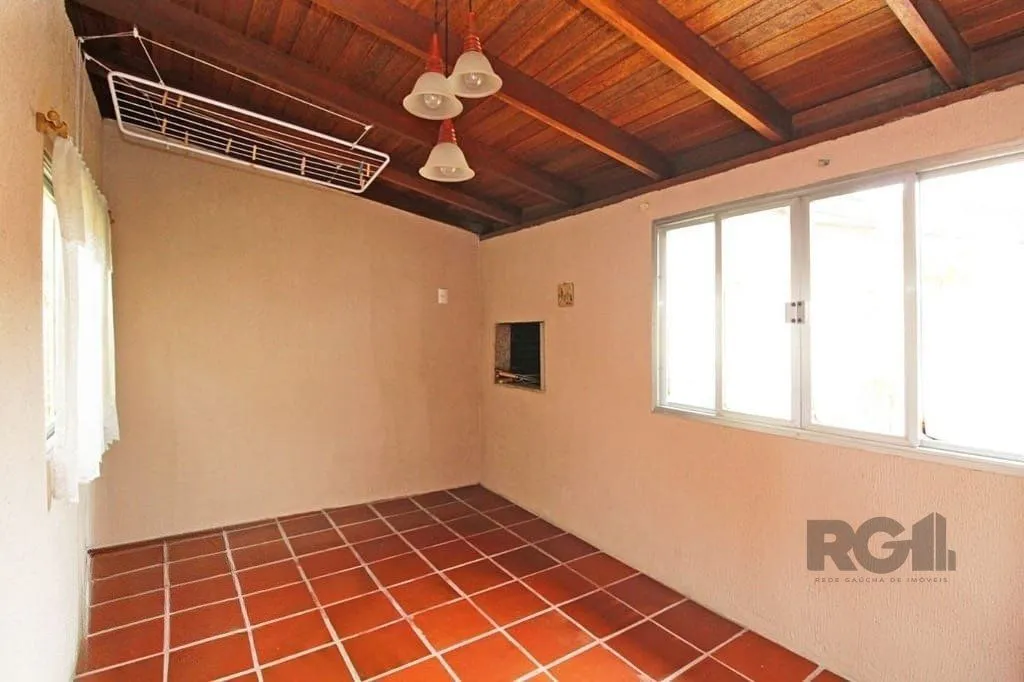 Imagem Excelente casa de 154m² com 3 dormitórios e 2 vagas.