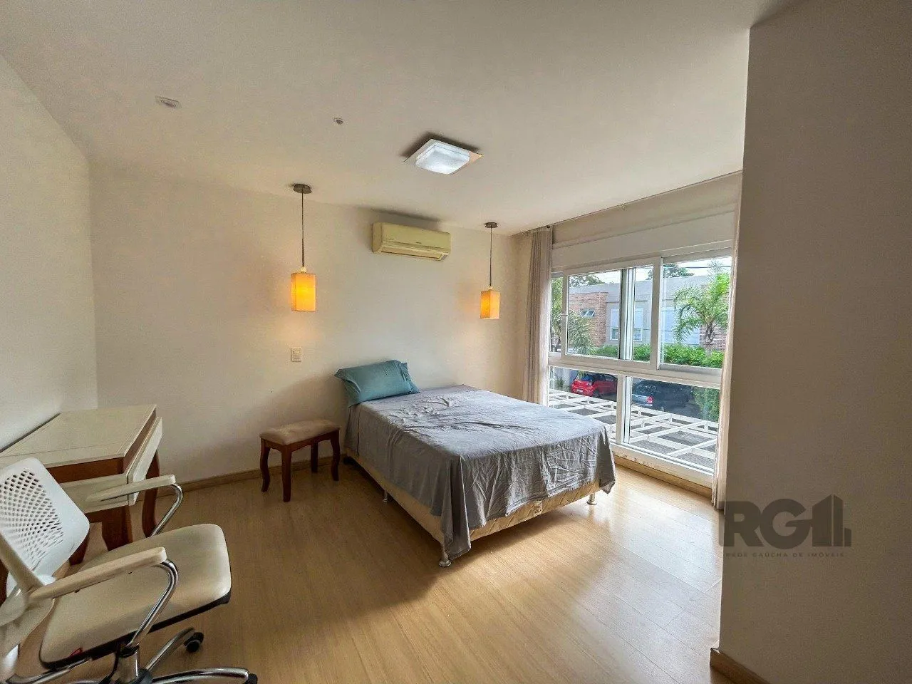 Imagem Casa para Venda,3 dormitórios,sendo 1 suite,2 vagas -Vila Nova, Porto Alegre, RS