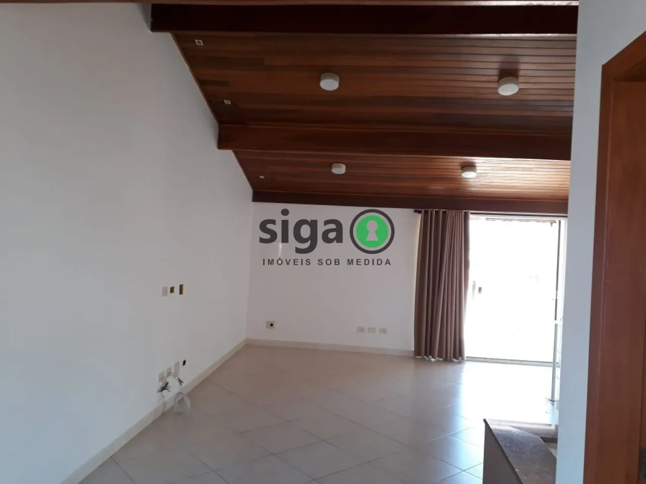 Imagem Sofisticação e Exclusividade em Casa Triplex no Bosque da Saúde