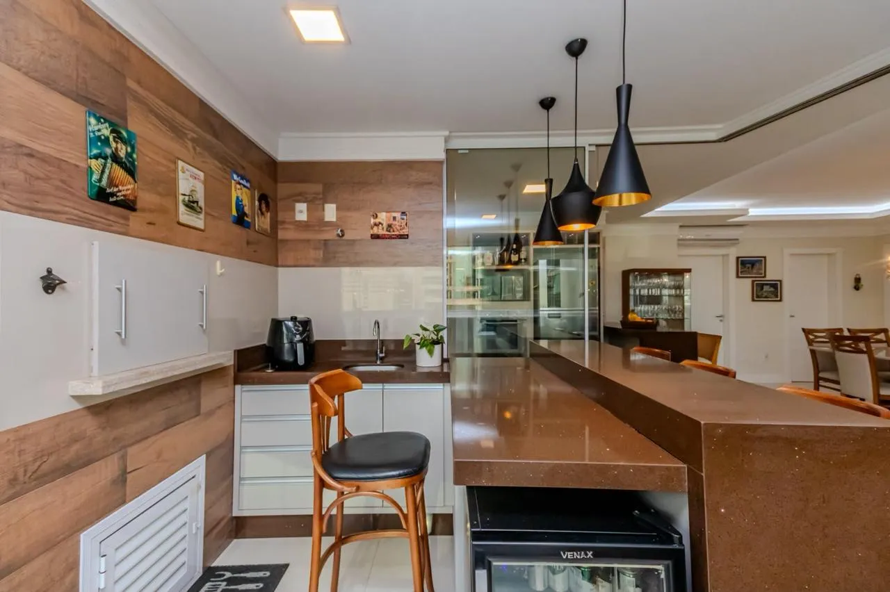 Imagem Apartamento à venda com 154m2 por R$ 2.200.000,00