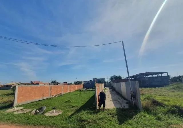 Imagem Casa em Condomínio para Venda em Cabo Frio / RJ no bairro Nova Califórnia (Tamoios)