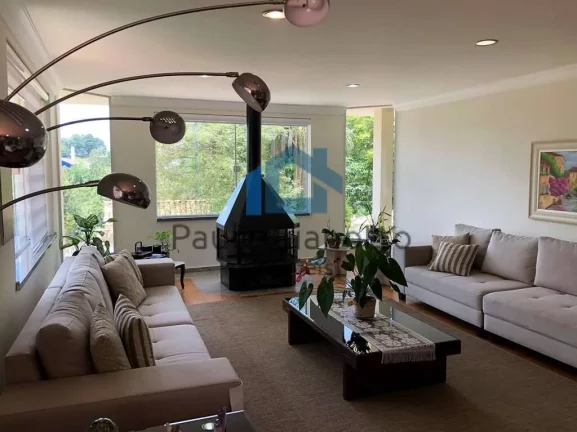 Imagem Casa à venda com ótima localização na Granja Viana