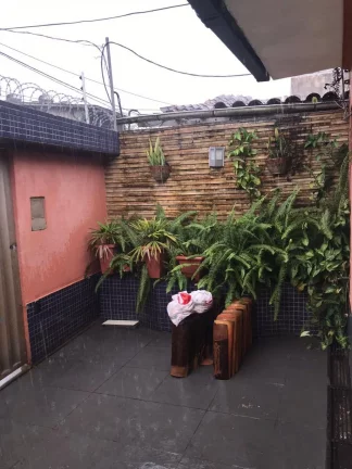 Imagem CASAL IMÓVEIS VENDE CASA 4/4 - 2 SUÍTES - 2 VGS