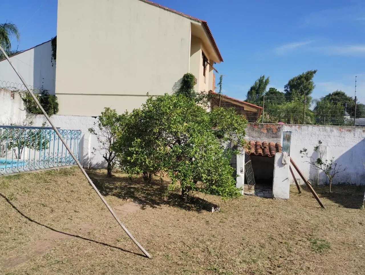 Imagem Casa em terreno amplo na Praia do Laranjal, Pelotas 4 quadras da praia