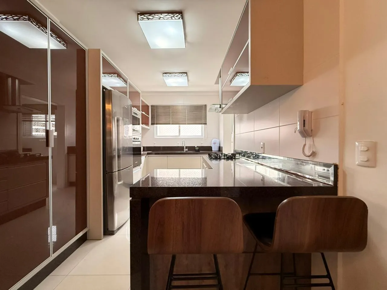 Imagem Apartamento com vista para o mar à venda com 197.7m2 por R$ 2.490.000,00