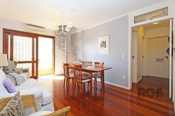 Imagem Vende-se bela cobertura 3 quartos com suíte, 2 vagas, dependencia completa em prédio com elevador - 220m² - Floresta
