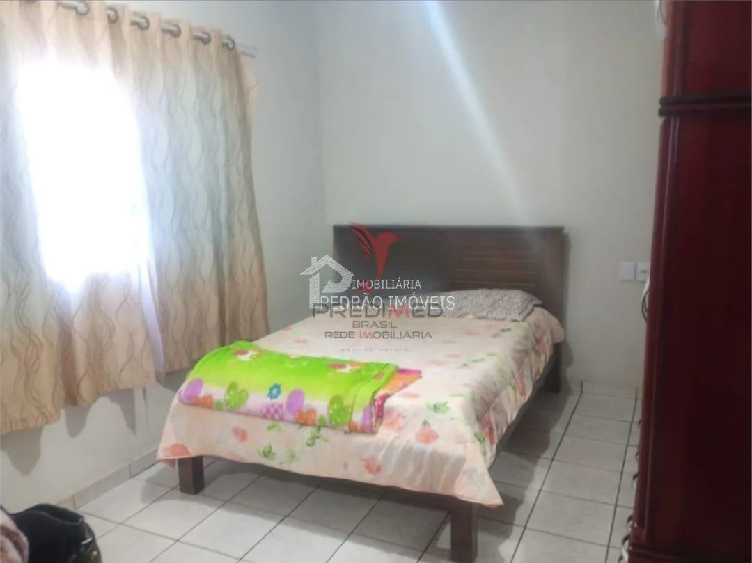 Imagem Casa de 3 quartos, 180m² no bairro Vila Éden, em Lençóis Paulista