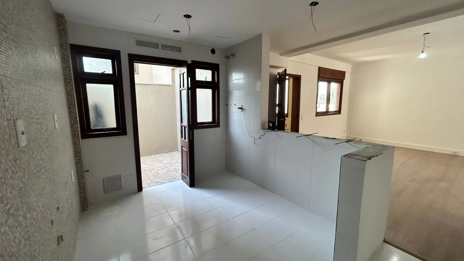 Imagem Apartamento 2 dormitórios no bairro Medianeira em Porto Alegre para Alugar