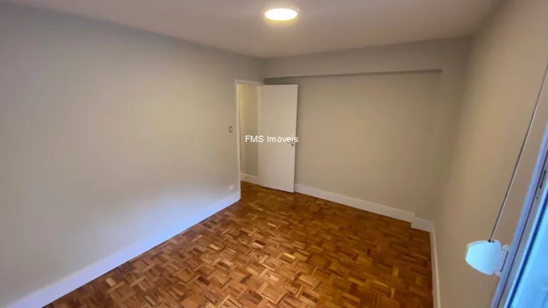 Imagem Apartamento à venda em Moema, São Paulo-SP: 2 quartos, 2 banheiros, 1 vaga de garagem, 80m². Imperdível oportunidade!