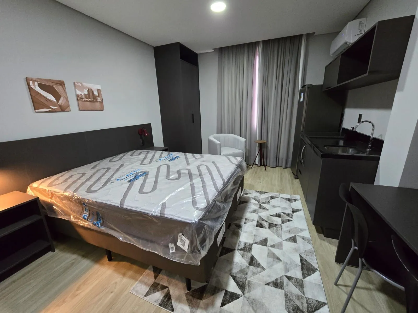 Imagem Flat à venda em Porto Alegre, Centro Histórico, com 1 quarto, 30m2