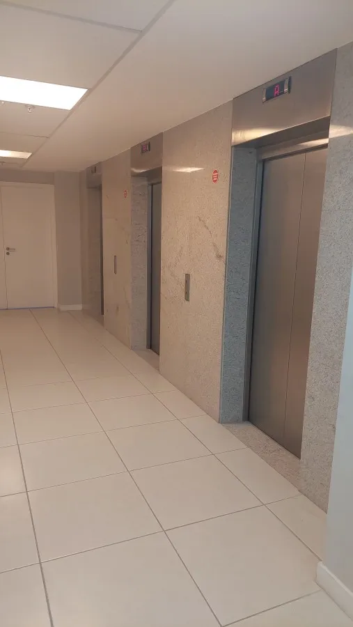 Imagem Sala Comercial para Locação em Itaboraí, Três Pontes, 1 banheiro, 1 vaga