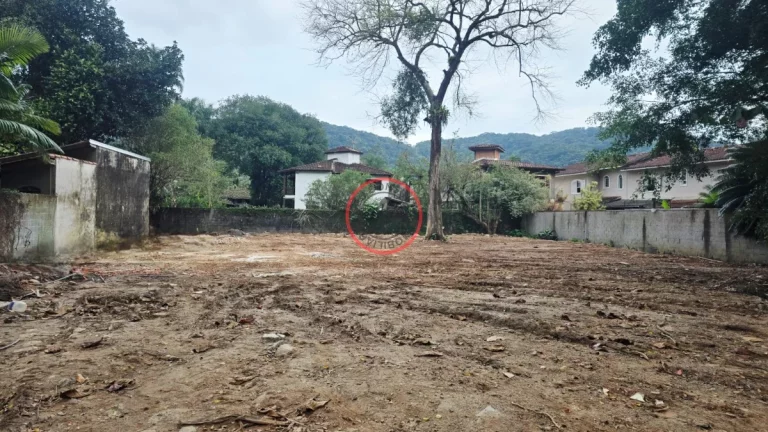 Imagem TERRENO EM BOIÇUCANGA 1300 METROS QUADRADOS, TODO MURADO,BEM LOCALIZADO,PERTO DE TODA ESTRUTURA DO BAIRRO.OPORTUNIDADE