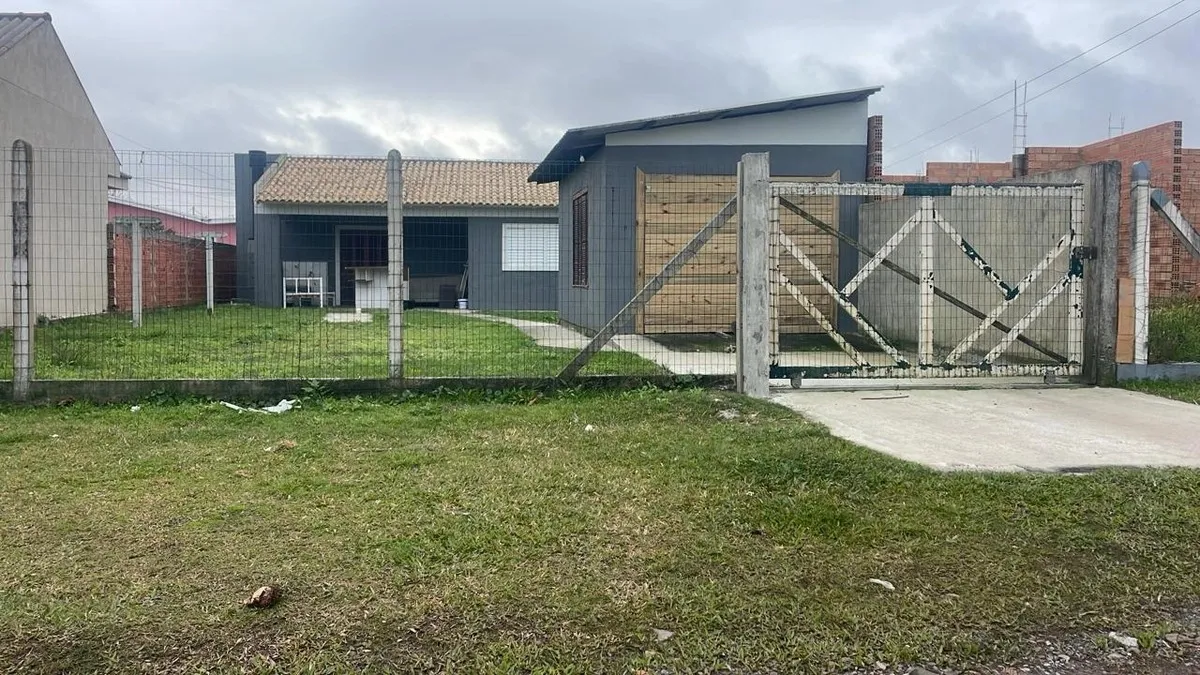 Imagem Casa perto do mar, em Capão Novo, apta para financiamento bancário