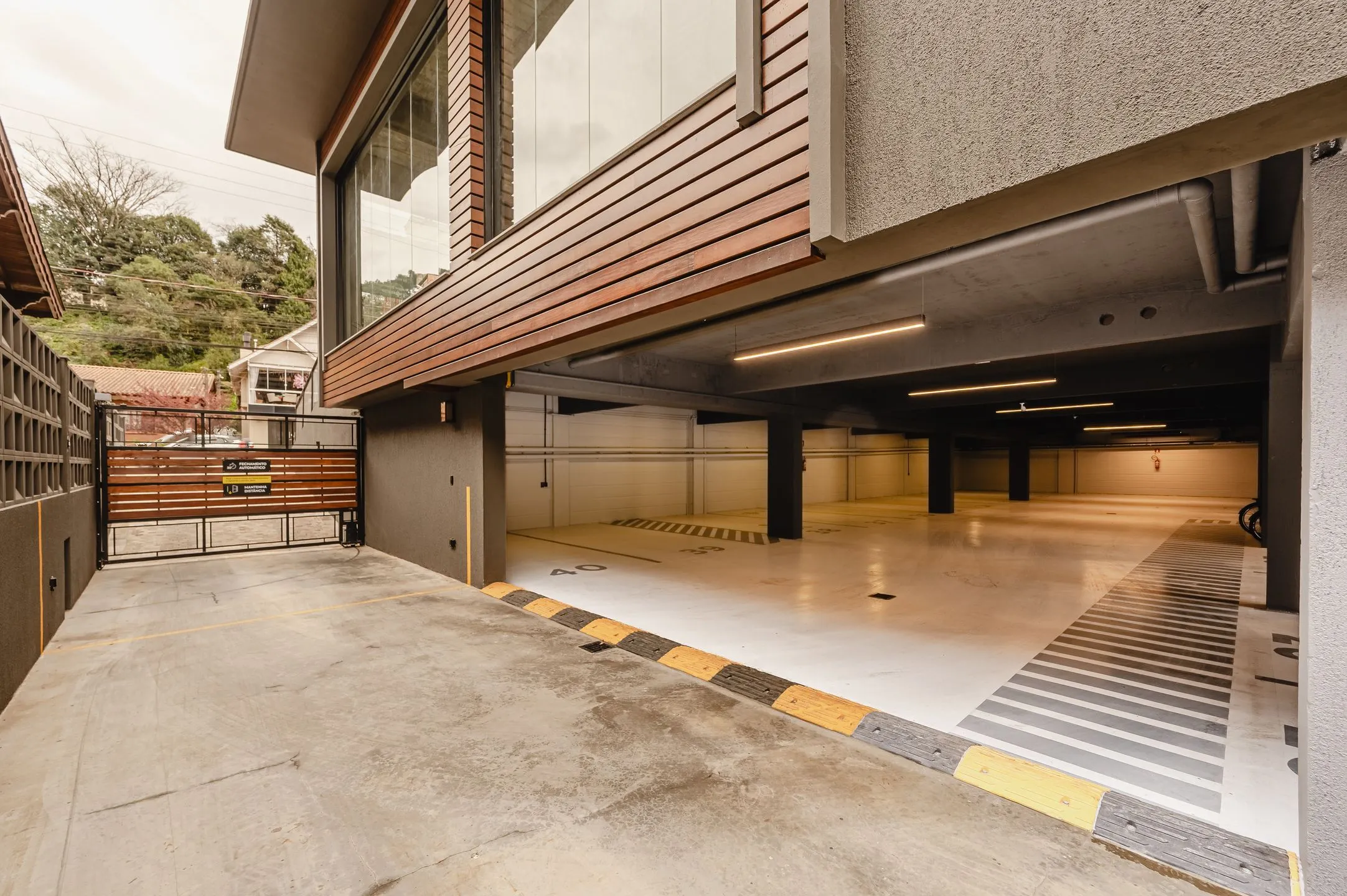 Imagem Cobertura à venda em Gramado, Floresta, com 2 quartos, 57.56m2