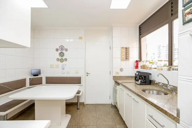 Imagem Apartamento à venda em São Paulo, Itaim Bibi, com 3 quartos, 225m2