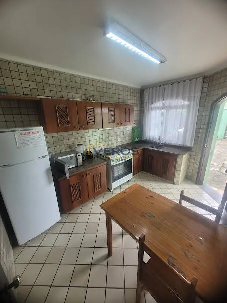 Imagem Sobrado em Condomínio com 2 quartos 350 metros da Martim de Sá Caraguá