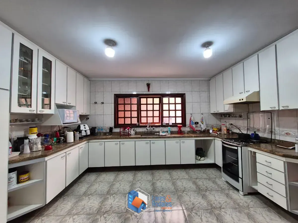Imagem Casa para venda em Parque São Domingos com 3 quartos, sendo 1 suíte, 313m²
