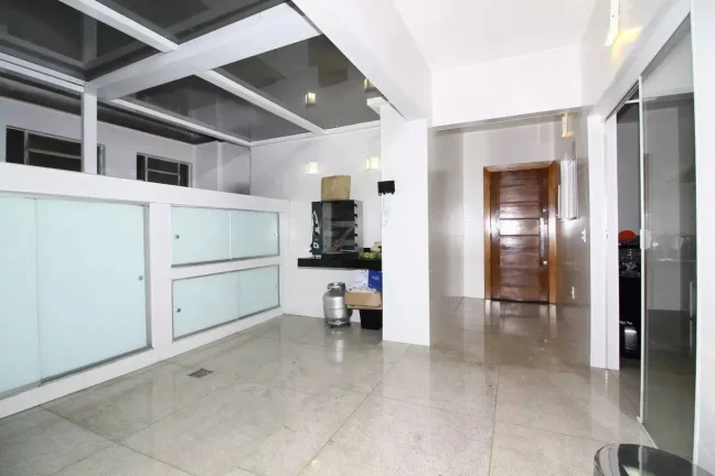 Imagem Área Privativa Reformada à Venda no Santo Antônio | 4 Quartos, Suíte.