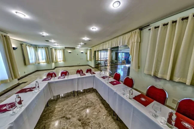 Imagem Flat disponível para locação no Hotel Massis, com 50m², 1 dormitório e 1 vaga de garagem