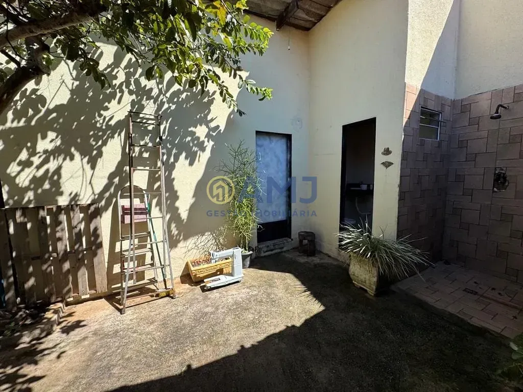 Imagem CASA À VENDA NO SETOR HELVÉRICA - APARECIDA DE GOIÂNIA
