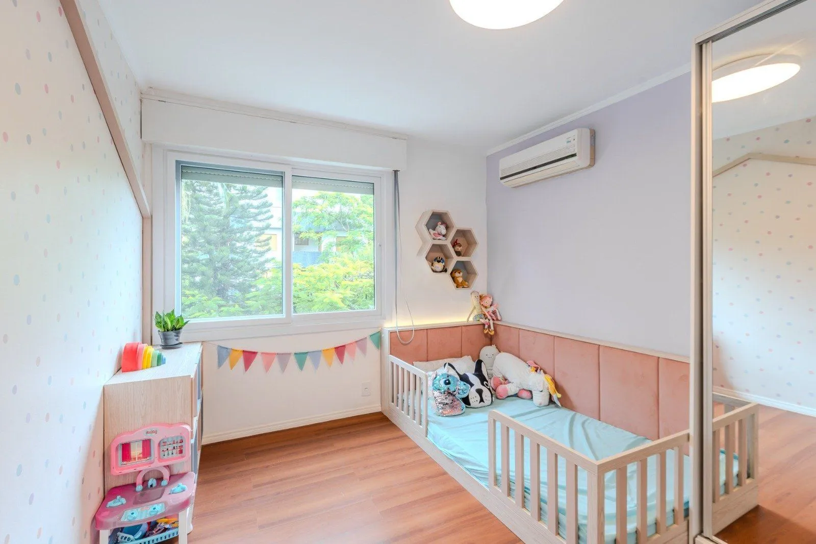 Imagem Apartamento de 3 dormitórios á venda no Bairro Cristal, Porto Alegre
