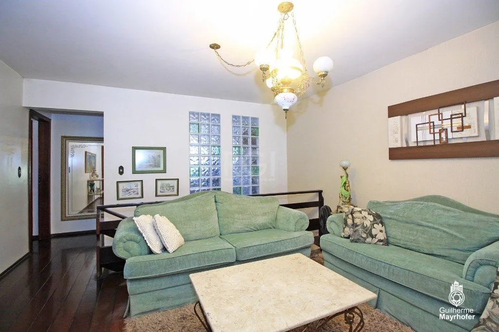 Imagem Casa para Venda - 225.36m², 3 dormitórios, sendo 1 suites, 4 vagas - Camaquã