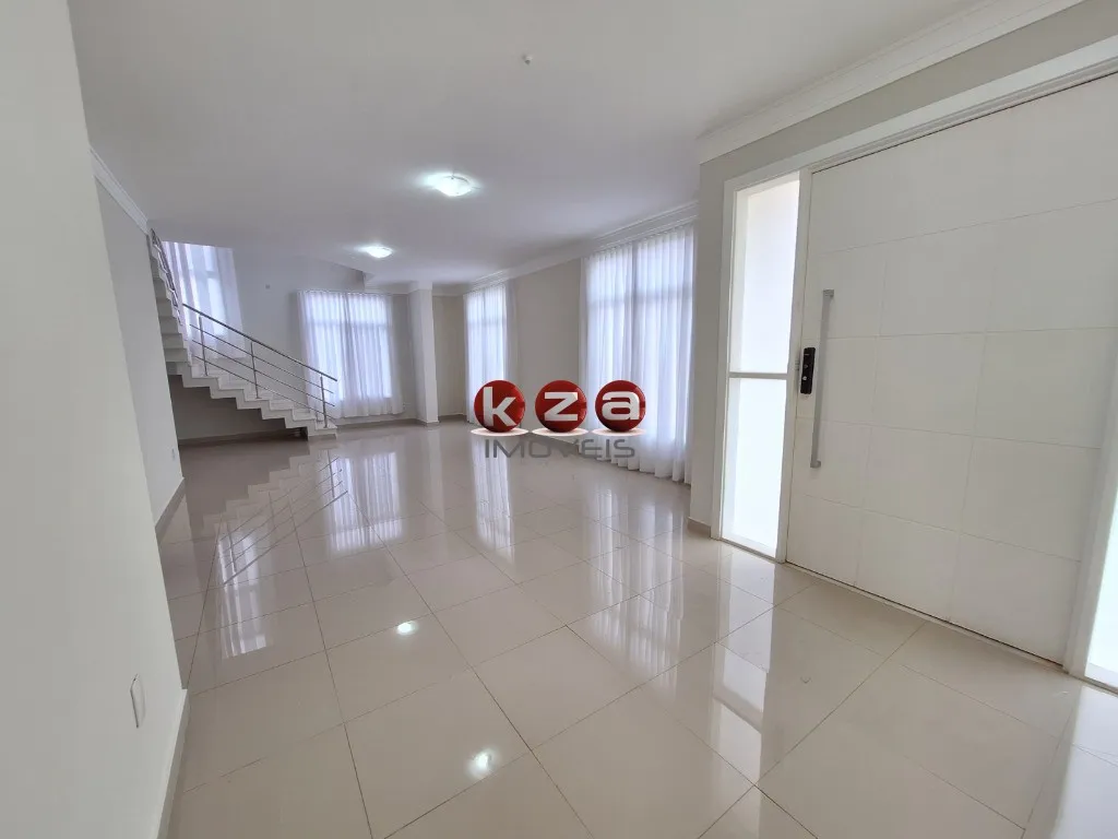 Imagem Casa em condomínio exclusivo em Valinhos-SP, 3 quartos, 3 suítes, 2 salas, 4 banheiros, 245,98 m² de área.