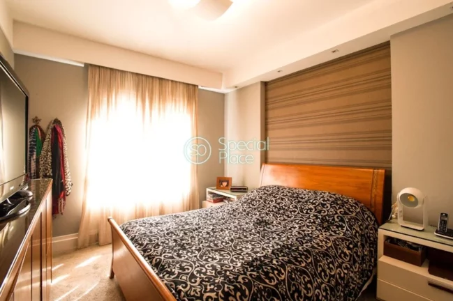 Imagem Lindo apartamento com 163m2 em rua muito procurada no Panamby. Condomínio com lazer completo destac...