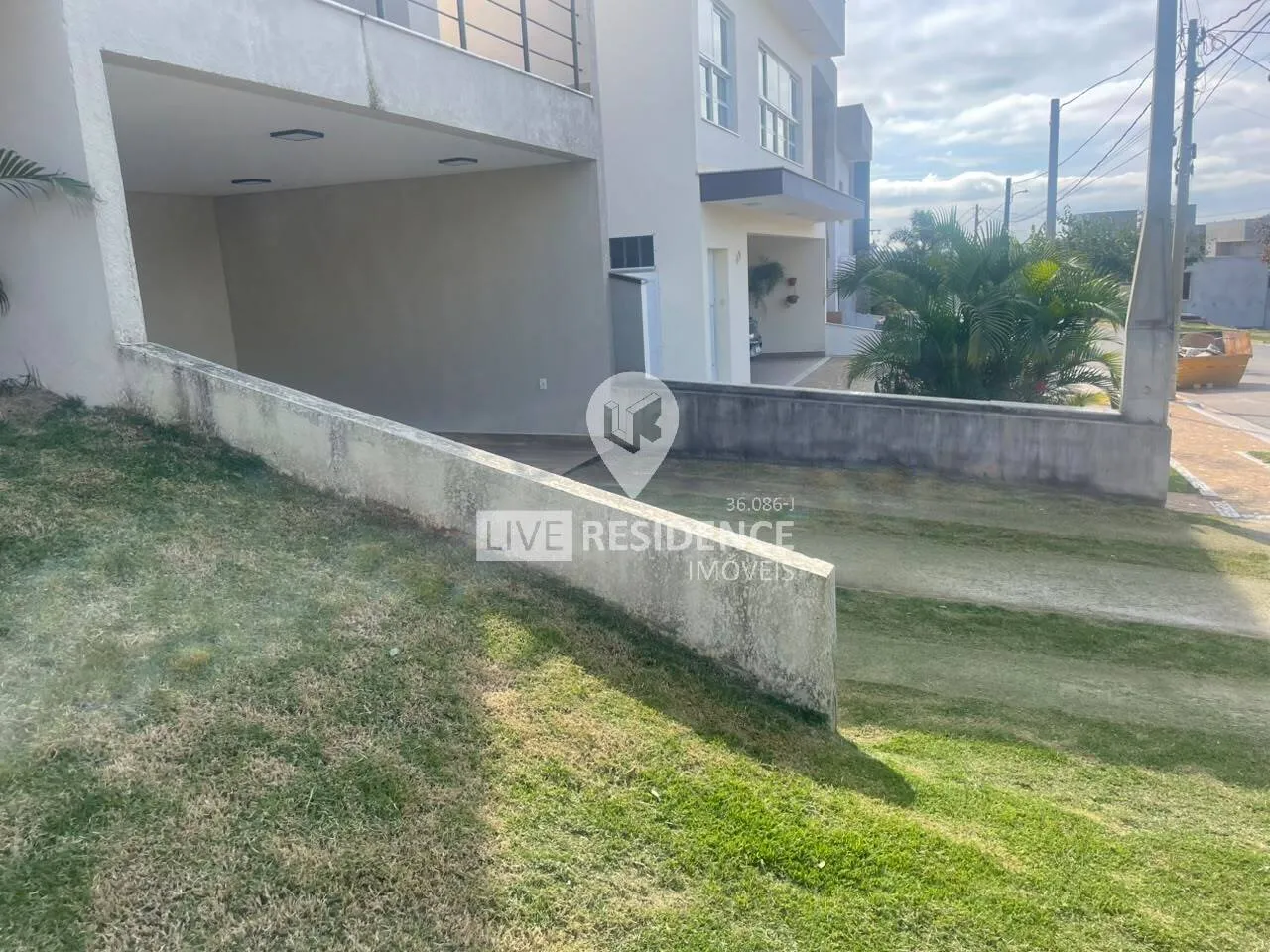 Imagem com piscina e energia solar na cidade de Itatiba SP