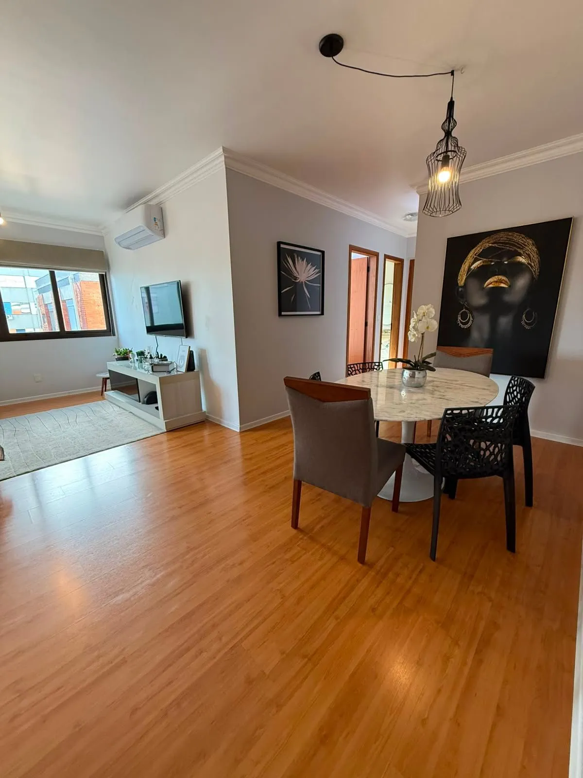 Imagem Apartamento semimobiliado no Moinhos de Vento