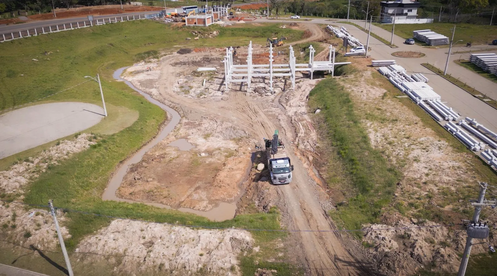 Imagem Terreno à venda em Viamão, Lomba do Pinheiro, 2099m2