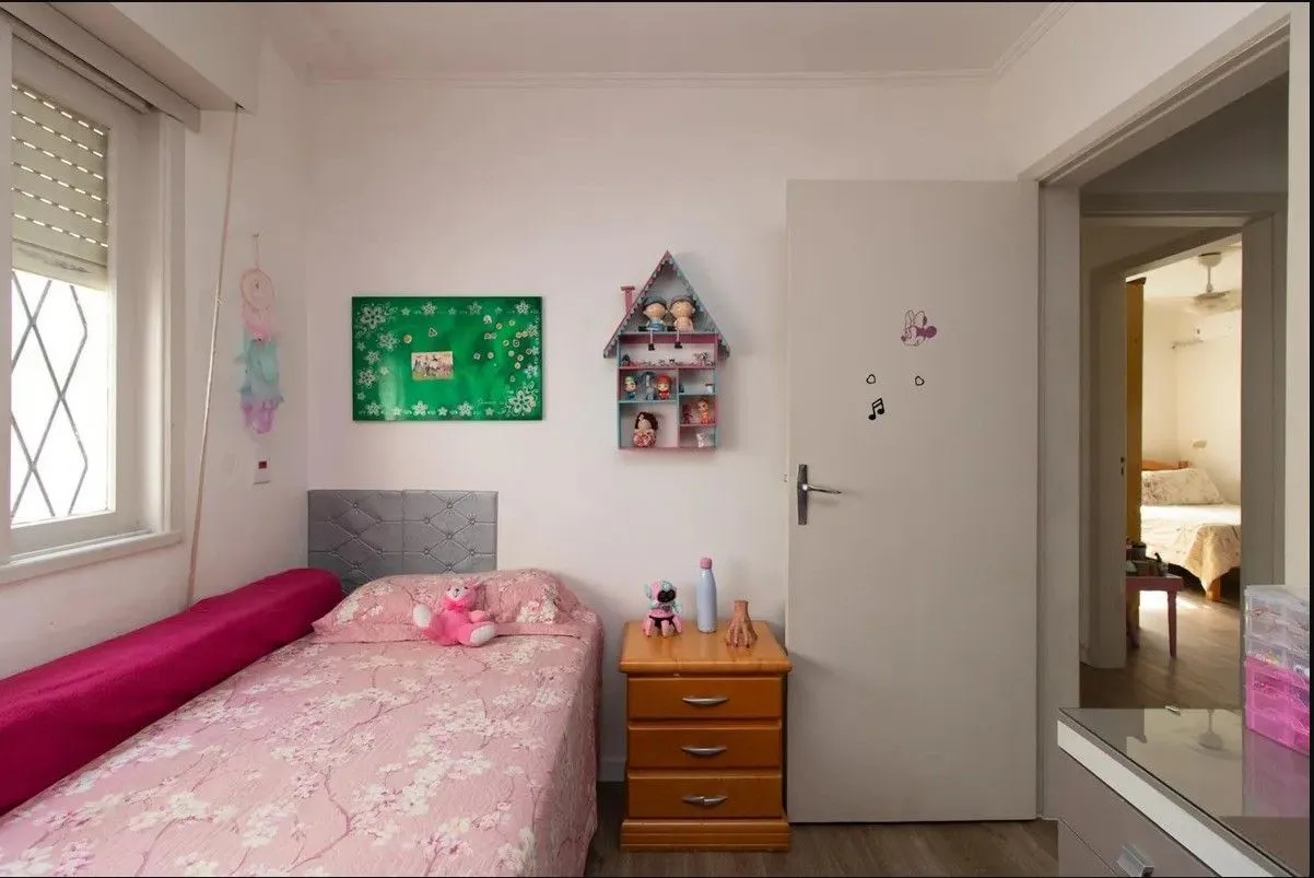 Imagem Casa com 4 dormitórios e energia solar no bairro Nonoai.