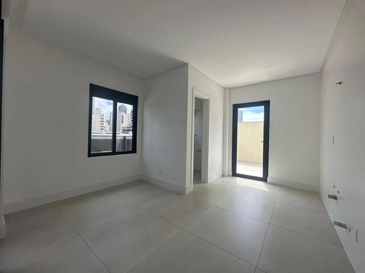 Imagem Apartamento com vista para o mar à venda com 97m2 por R$ 1.500.000,00