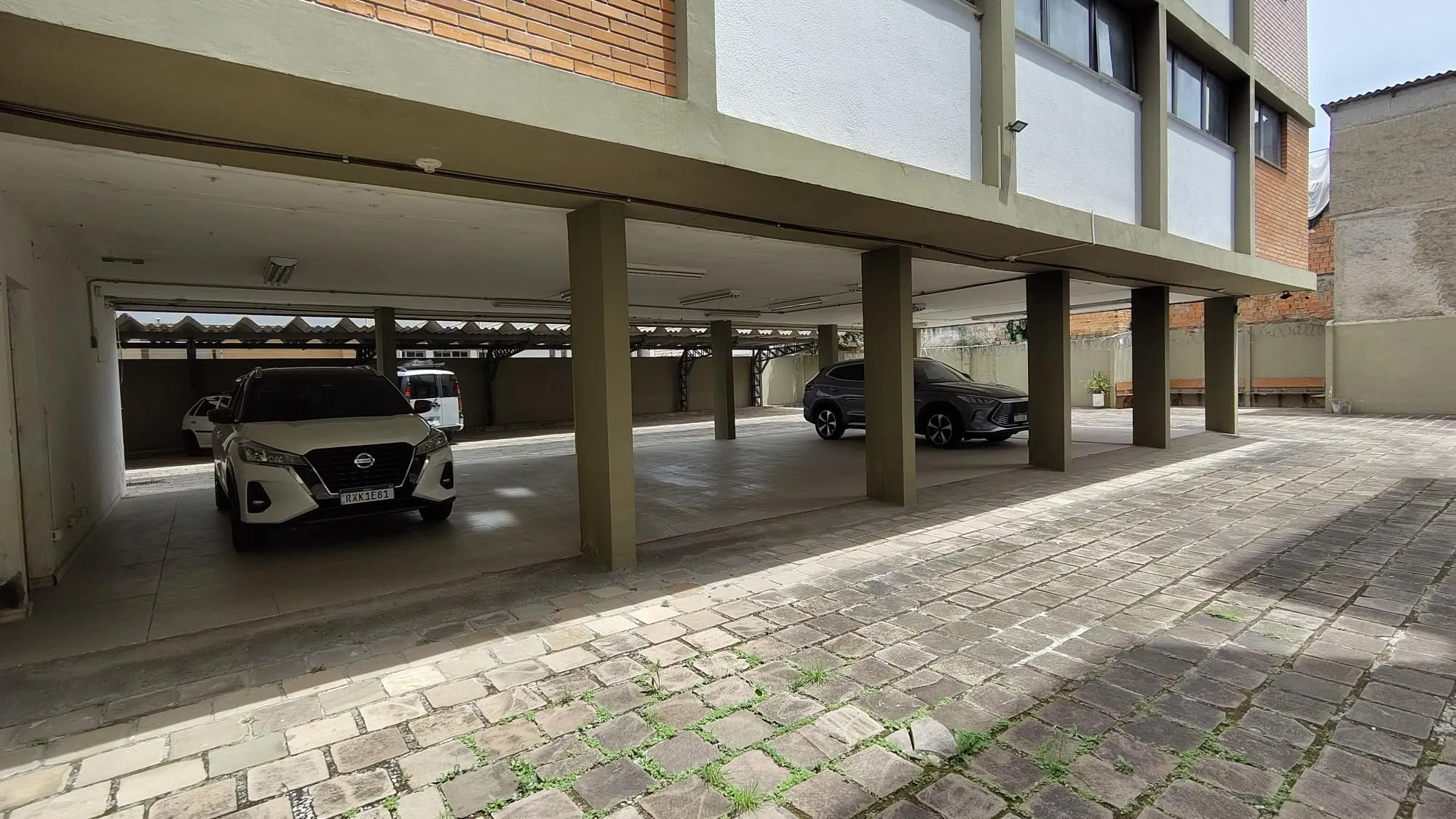 Imagem Prédio Comercial no bairro Menino Deus.