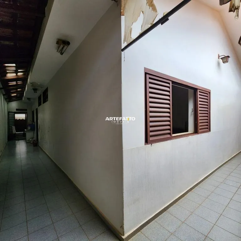 Imagem Casa na Avenida Santa Cruz para comércio