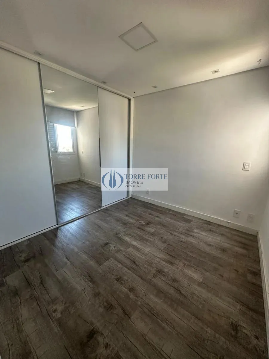 Imagem Lindo Apartamento com 3 dormitórios na Vila Ema